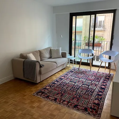 Proche Tour Eiffel Apartamento *