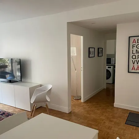 Proche Tour Eiffel *